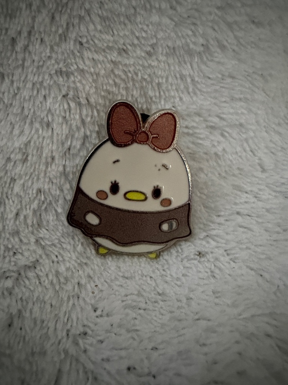 Disney Daisy Duck Tsum Enamel Pin in White, Brown & Pink